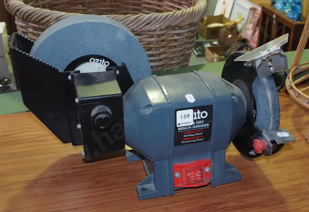 Ozito wet and dry bench grinder Image 1++