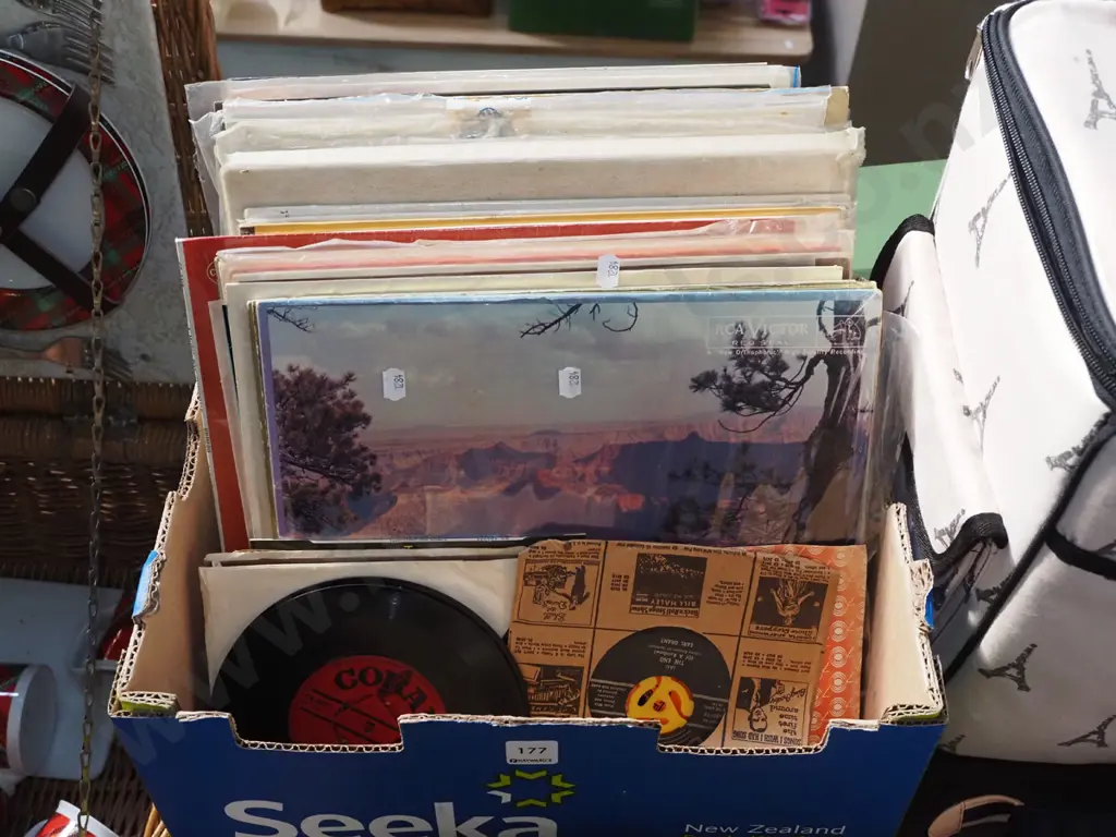 box; LPs, 45s Image 1++