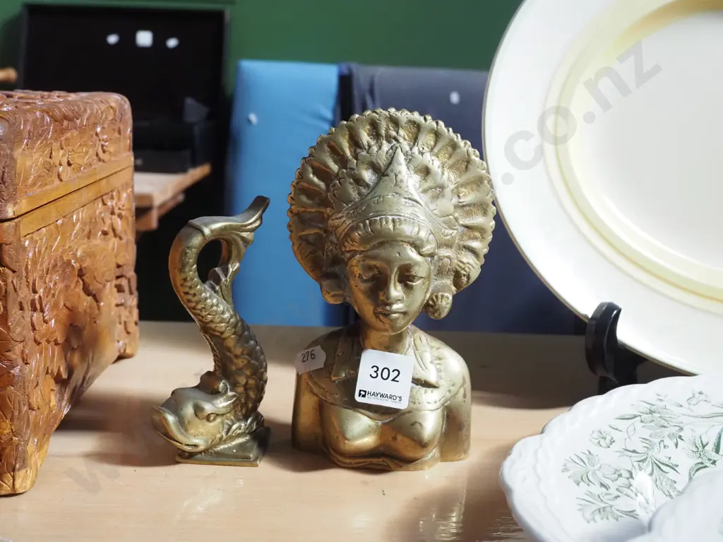 heavy cast brass bust, fish figurine H175 Image 1++