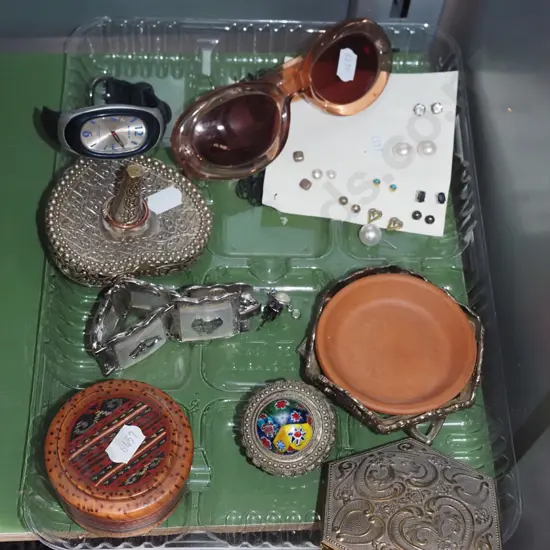 tray; sunglasses, earrings, trinket boxes etc