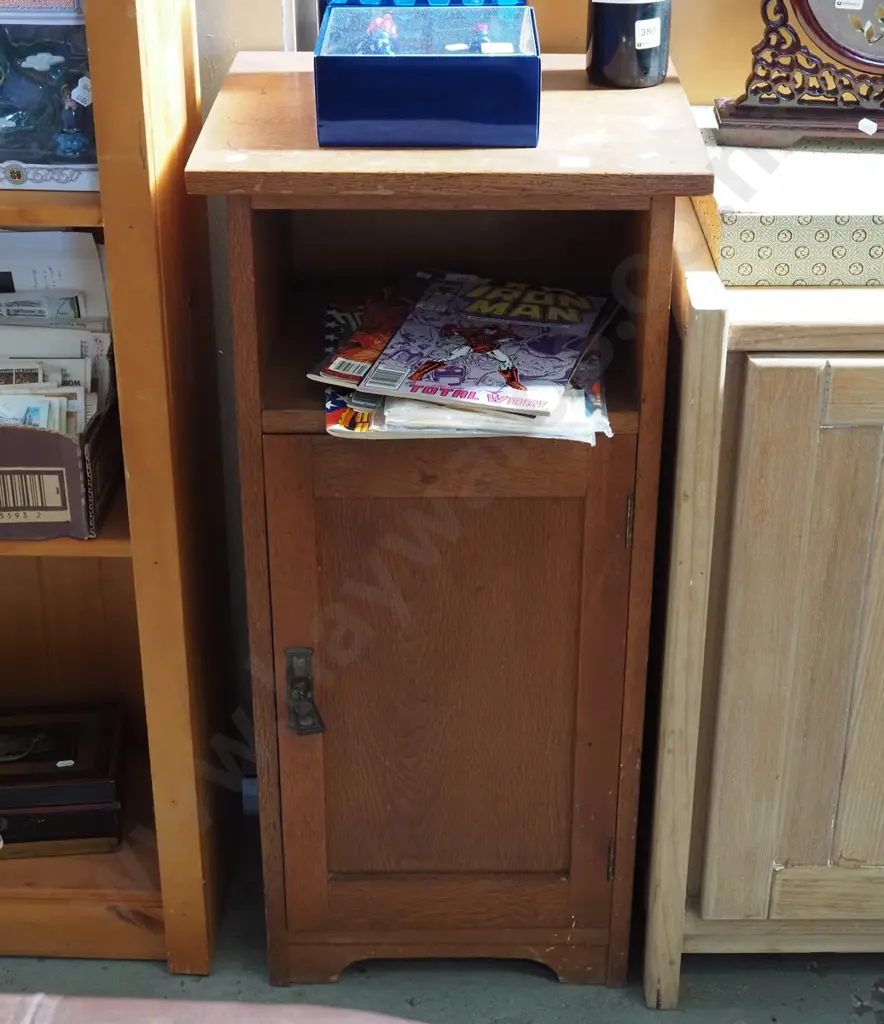 pot cupboard H900 - marks to top Image 1++