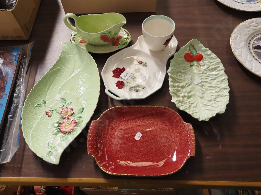 tennis set, gravy boat, leaf dishes etc Image 1++