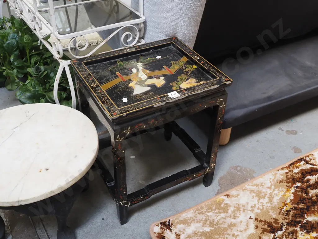 Asian shell and lacquer end table H430 W360 - may be missing glass top Image 1++
