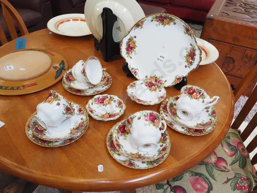 Royal Albert Old Country Rose 14 piece tea set Image 1++