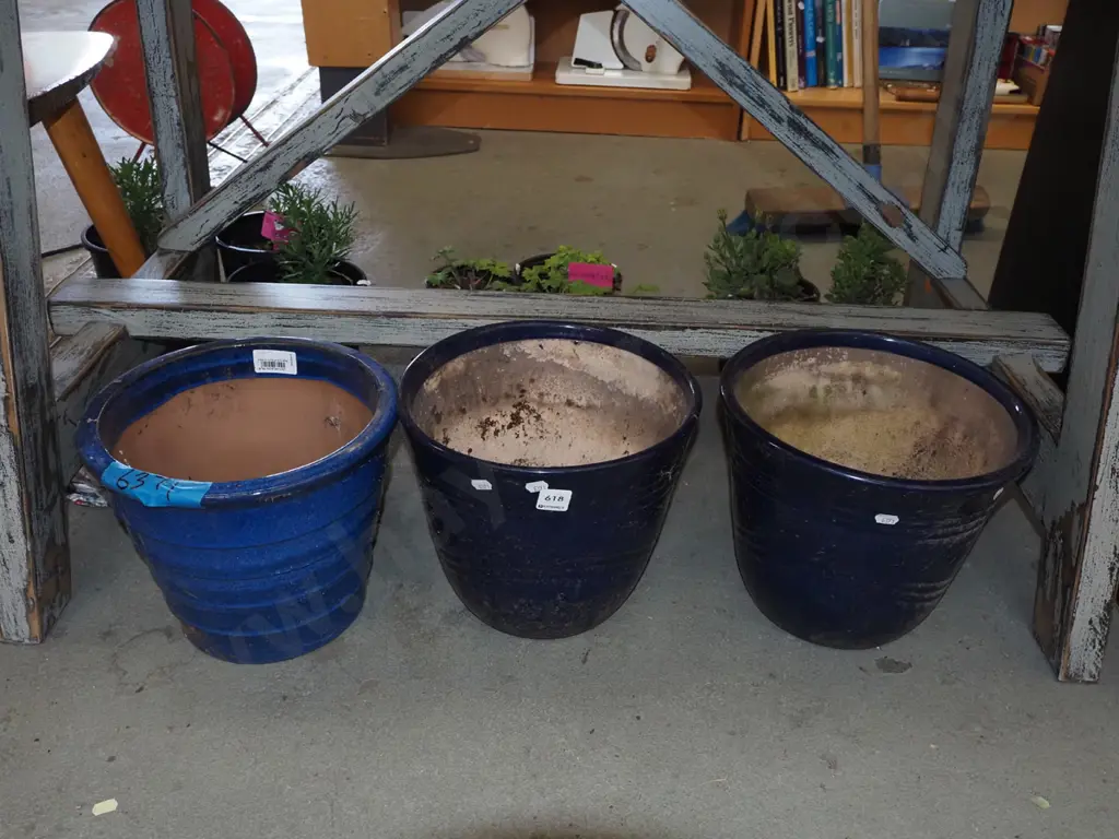 3x blue glazed planters H230 Image 1++