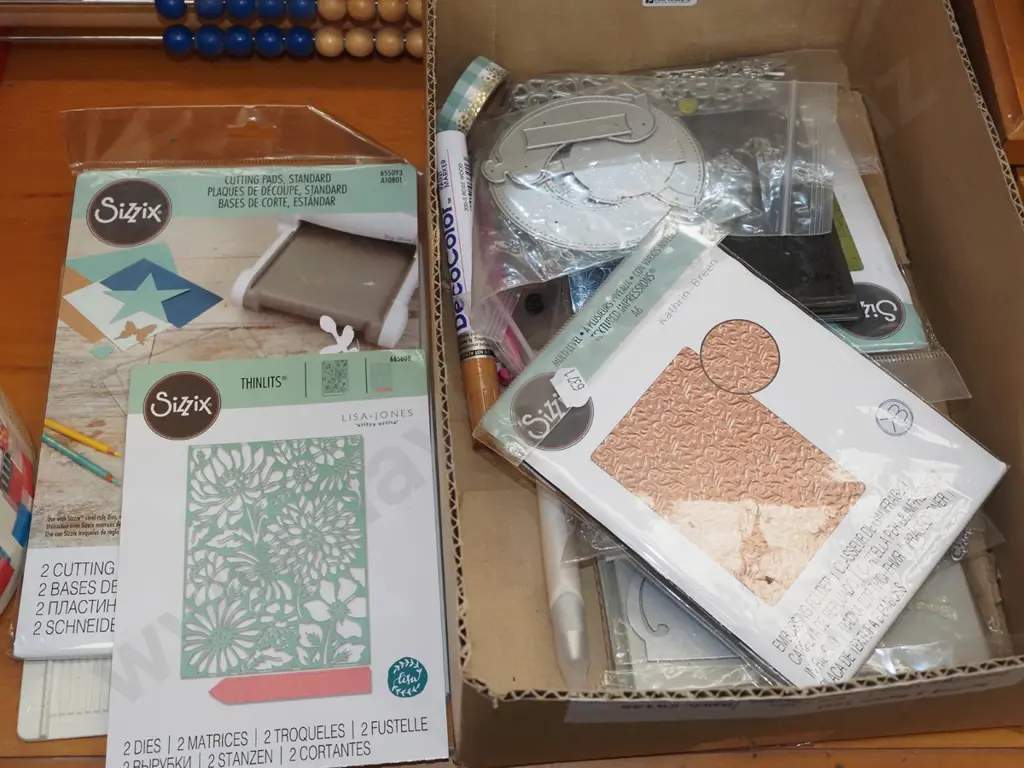 box; crafter supplies Image 1++