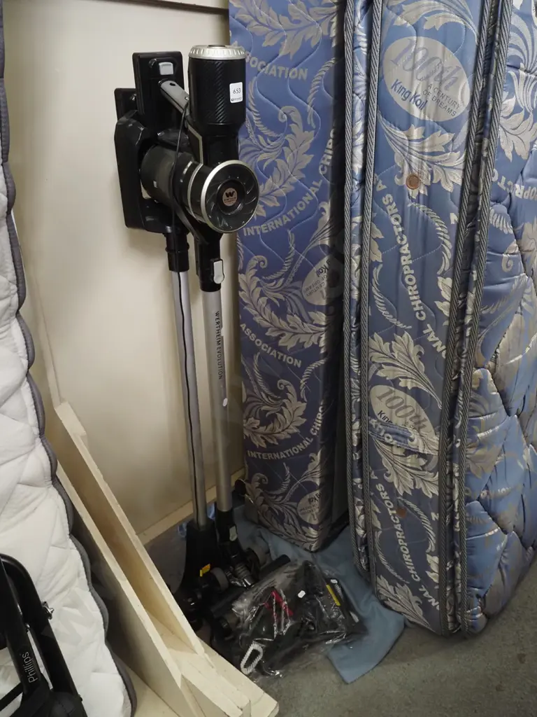 Wertheim stick vacuum Image 1++