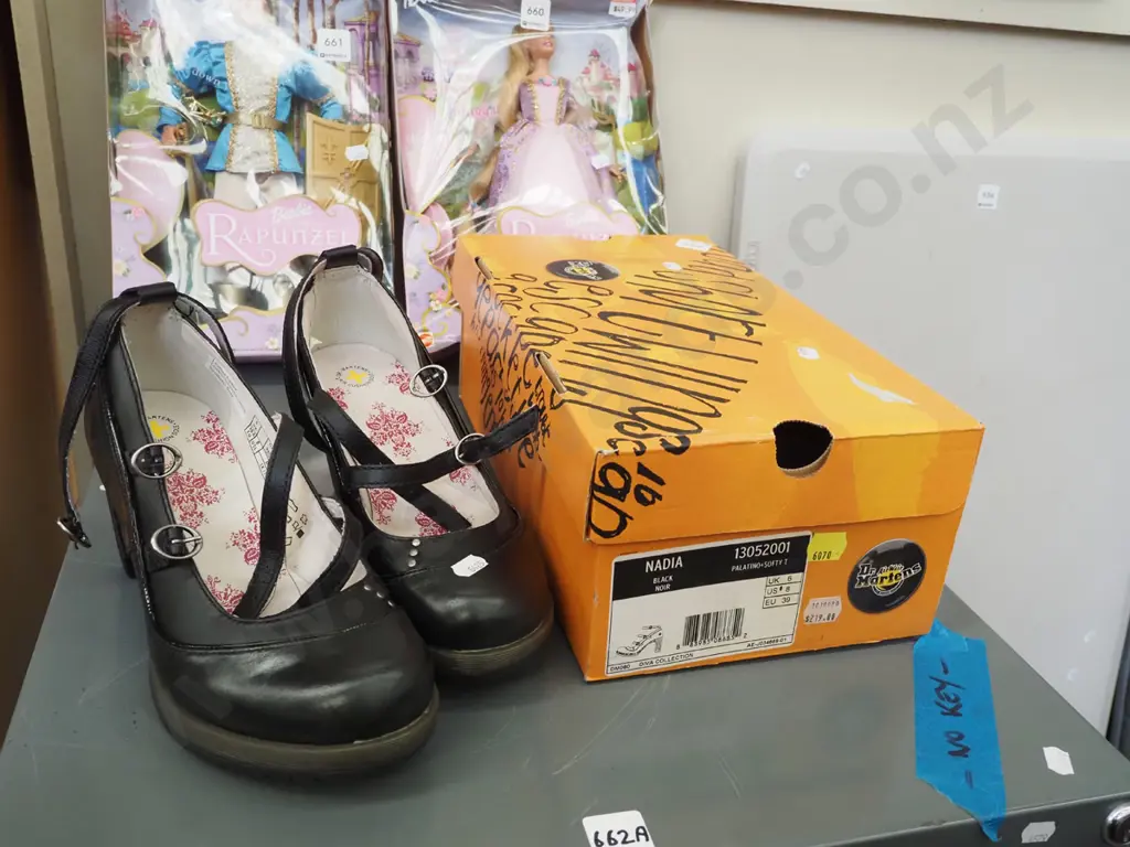 pair of Doc Martens high heel size 6UK shoes Image 1++