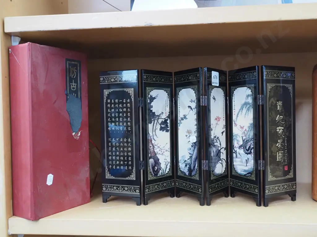 Asian 6 fold screen in case H245 Image 1++