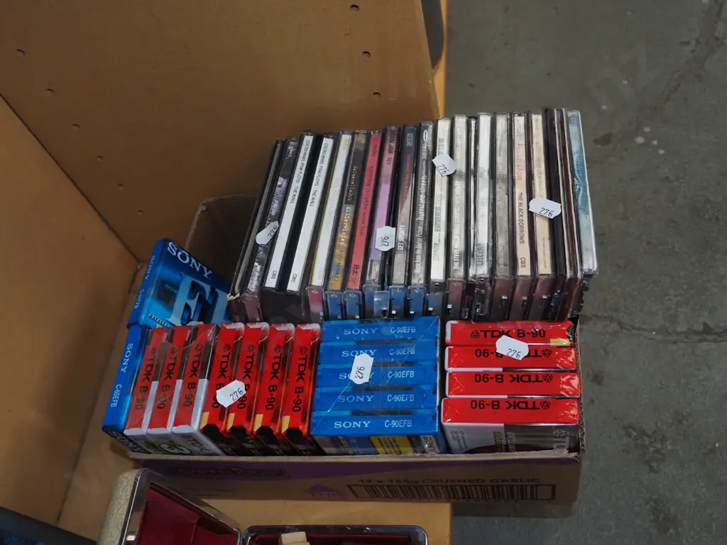 CDs, blank tape cassettes Image 1++