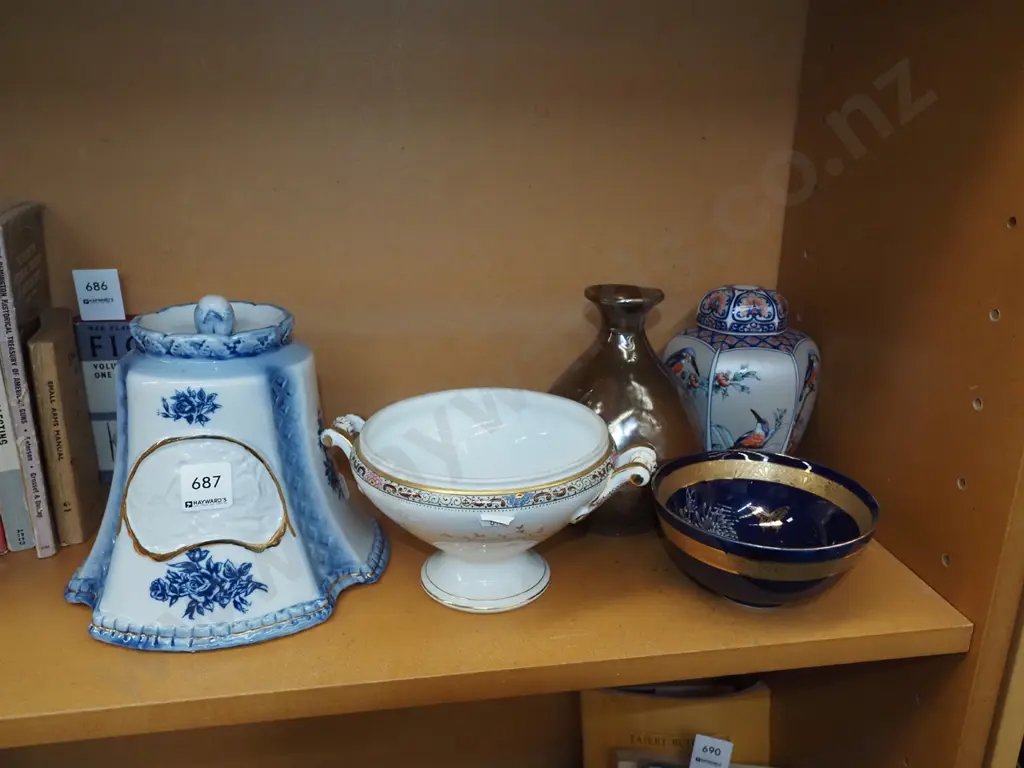 bowls, vase, ginger jar etc Image 1++