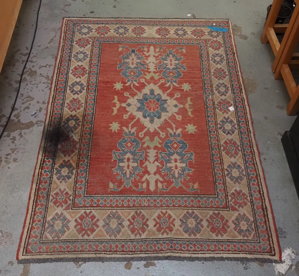 woven floor mat - fading and burn/stain L1680 W1120 Image 1++