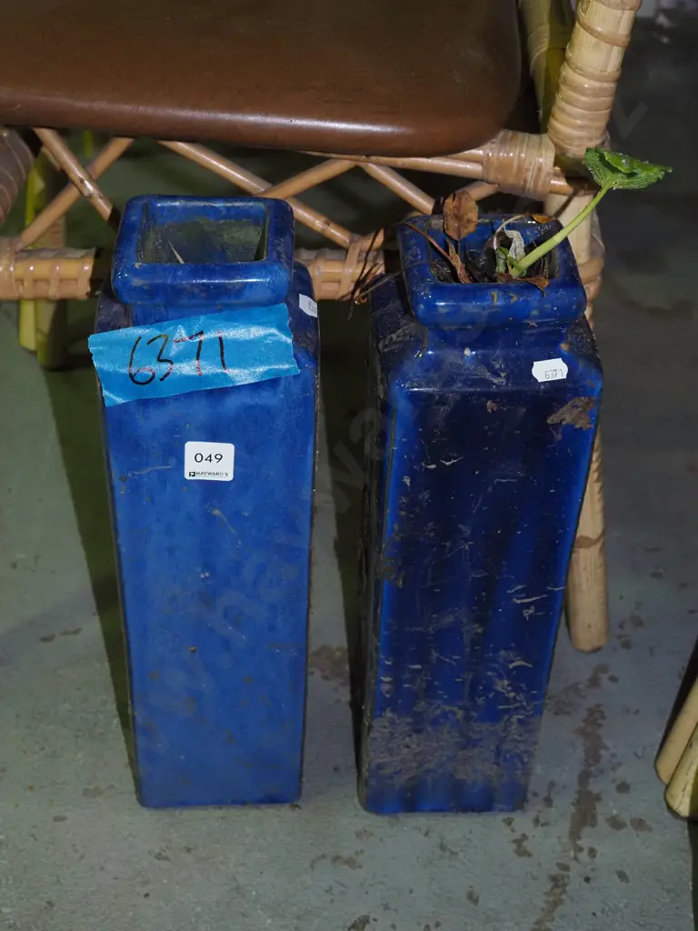 2x blue glazed vases H400 Image 1++