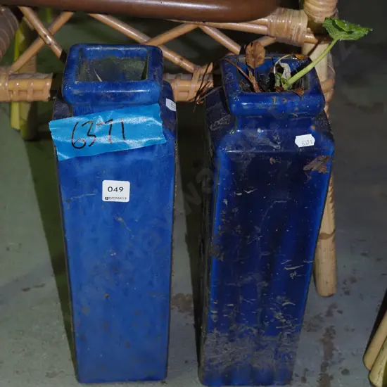 2x blue glazed vases H400