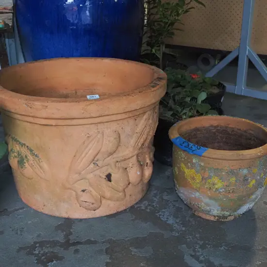 2x terracotta planters H310 Diam350