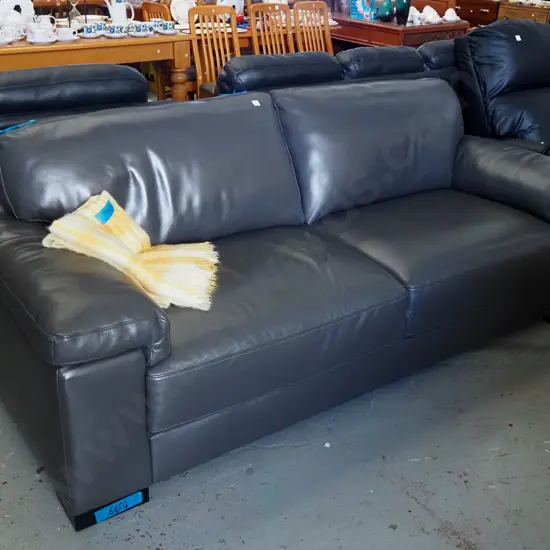 modern leather 3 seater settee - excellent condition H870 W2200 D930