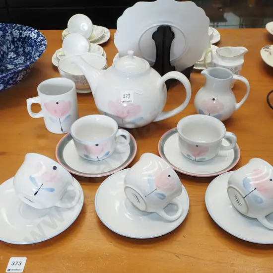 Temuka 13 piece tea set