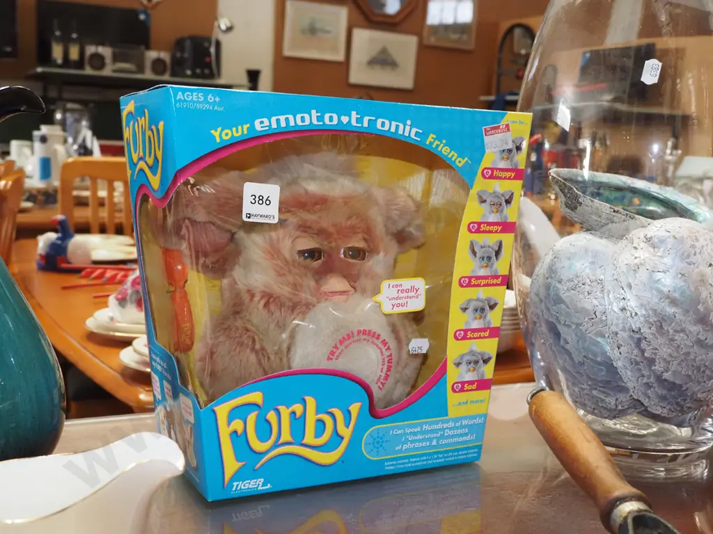 boxed as new Furby Emoto-tronic friend Image 1++