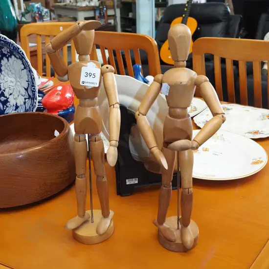 2x articulated artists models H330