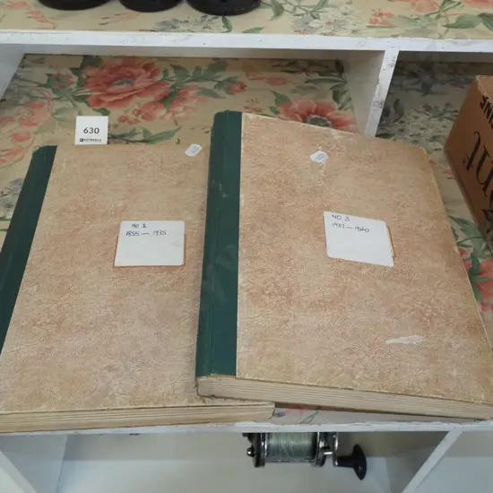 2x stamp albums