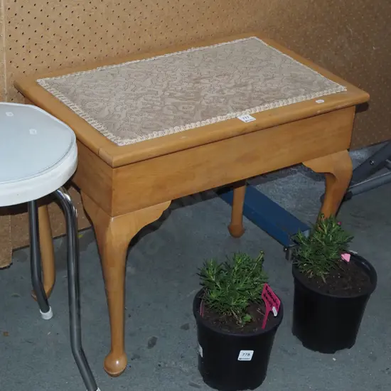 piano stool