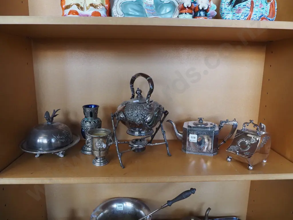 plated ware; teapots etc Image 1++