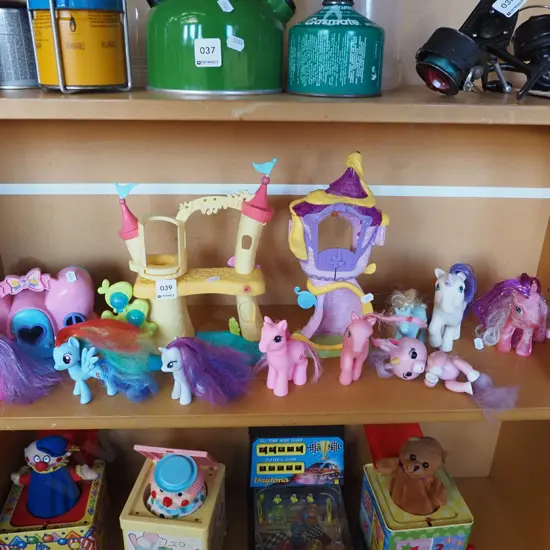 My Little Pony castles and ponies
