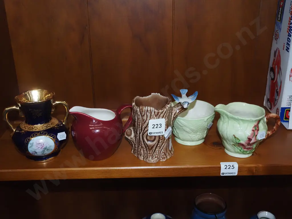 vases, creamers, sugar Image 1++