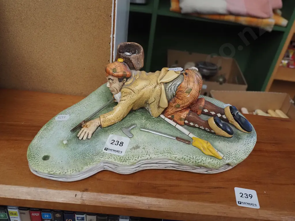 golfing figurine L300 Image 1++