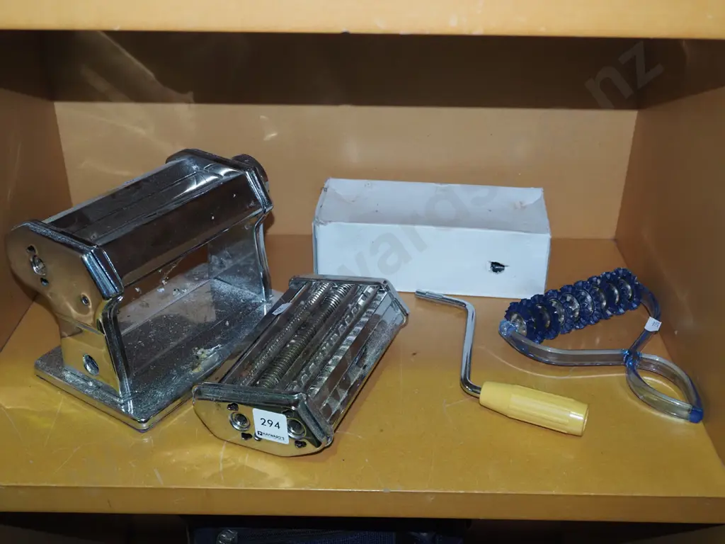 pasta maker Image 1++