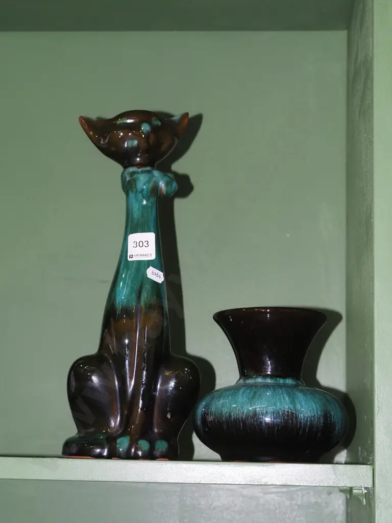 Blue Mountain cat figurine, vase H310 Image 1++