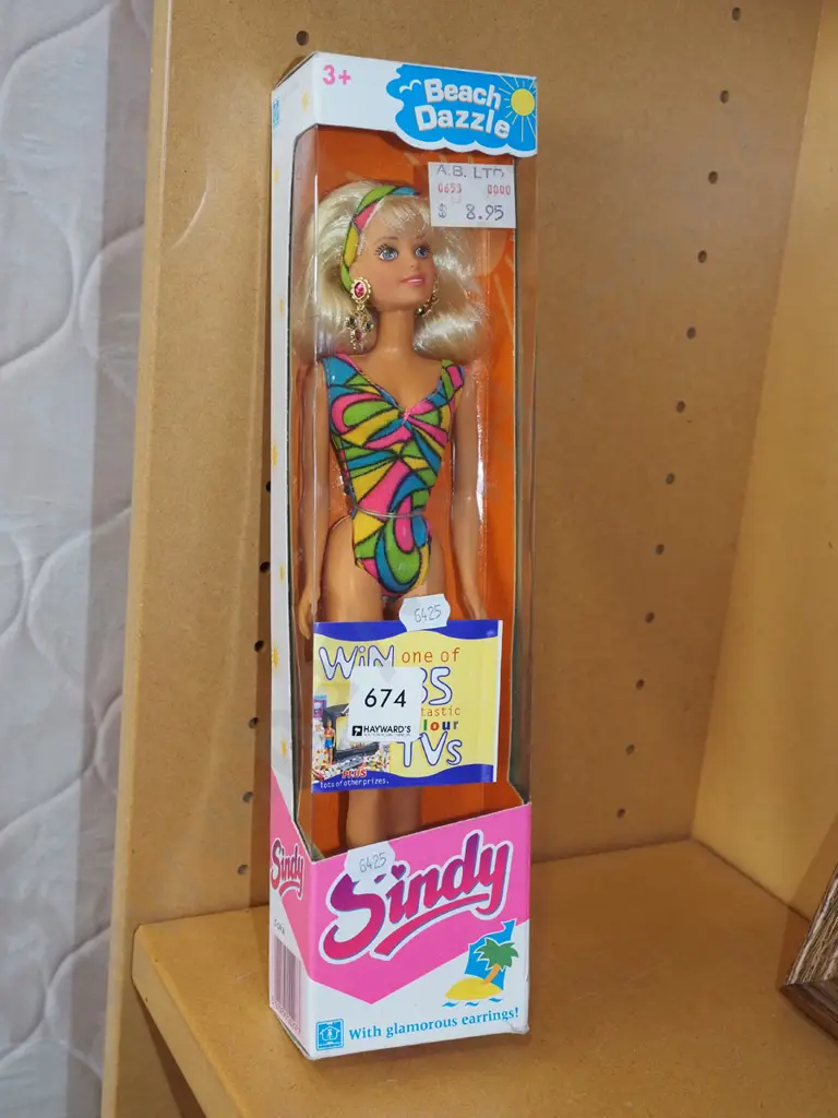 boxed as new Sindy Beach Dazzle Image 1++