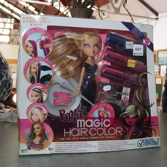 boxed Bratz Magic Hair Colour doll - damage to box