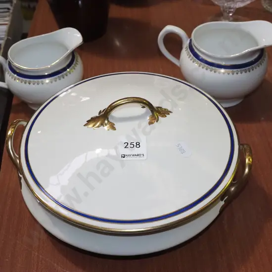 Meakin creamers, lidded vege