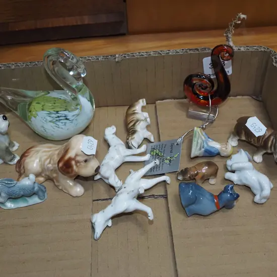 box; animal figurines