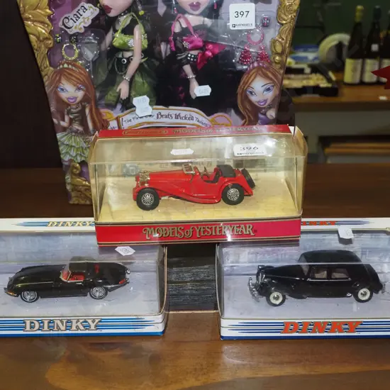 3x cased diecast model vehicles