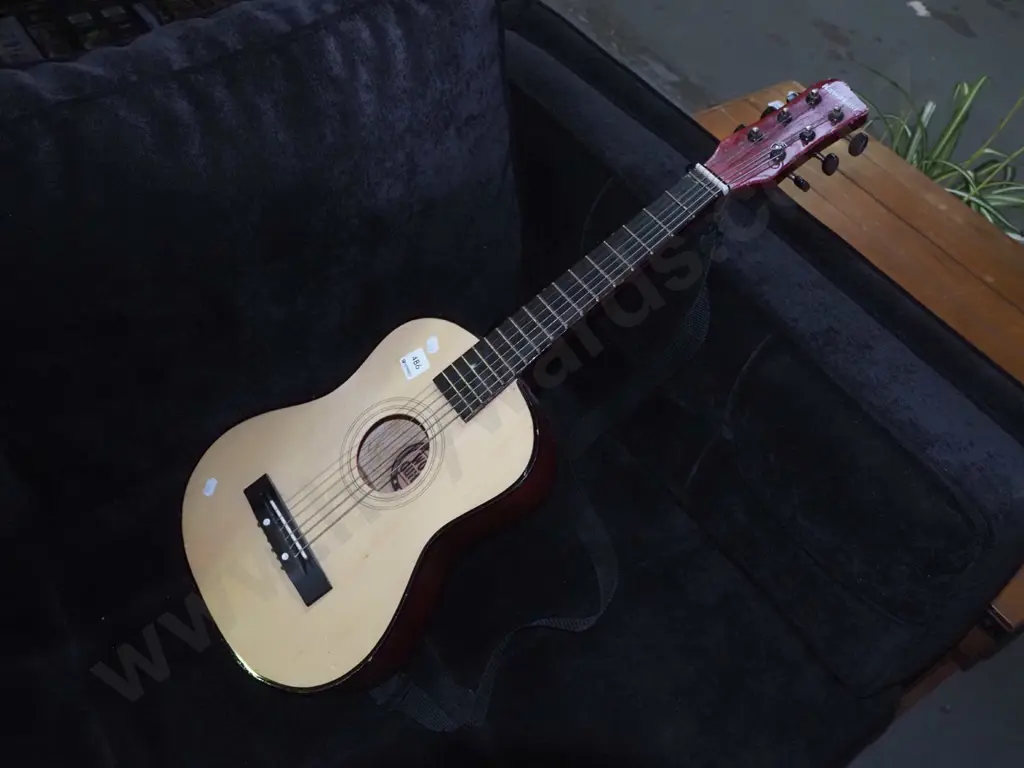 Kawasaki childs guitar Image 1++