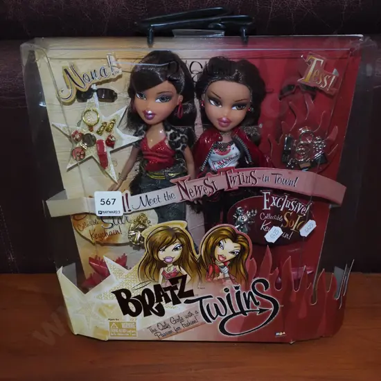 as new boxed Bratz Twinz dolls - Nona, Tess