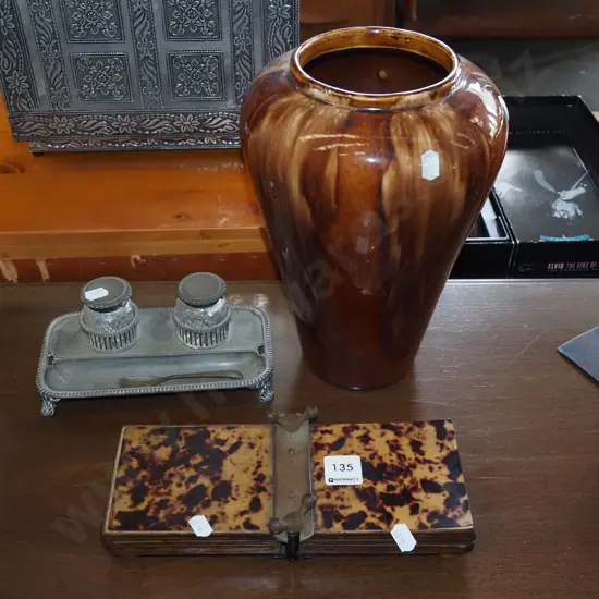 tie press, ink wells and stand, brown trickle glaze vase H265