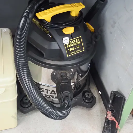 Stanley Fatmat wet and dry vacuum cleaner