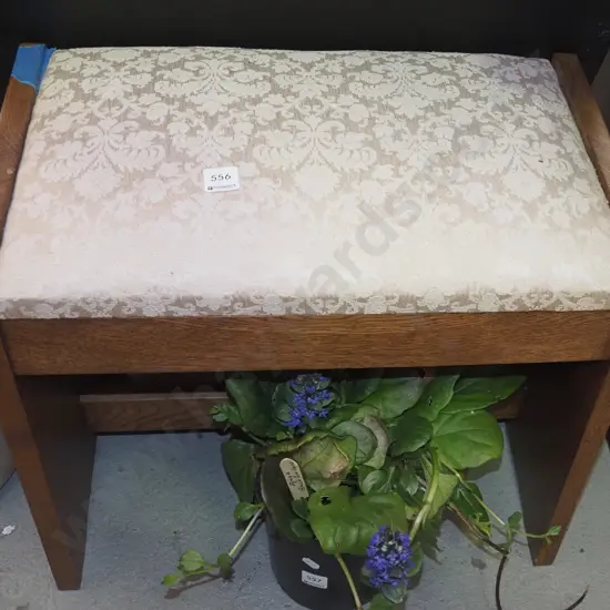 piano stool
