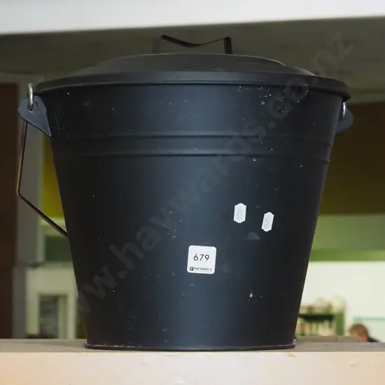 metal lidded bucket