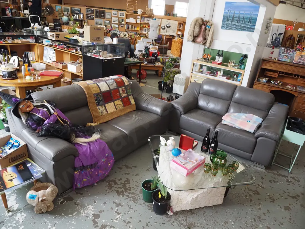 contemporary grey leather 2 piece lounge - 3 seater, 2 seater - excellent condition Image 1++