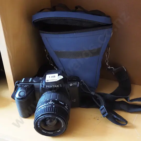 Pentax Z20 35mm film camera with bag