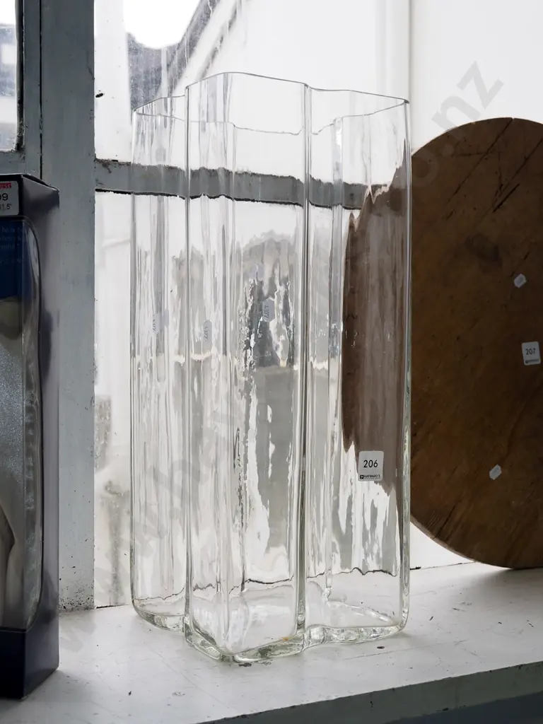 large rectangular glass vase H460 Image 1++
