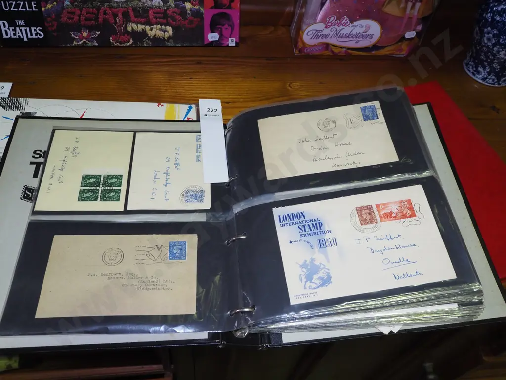 3x stamp albums Image 1++
