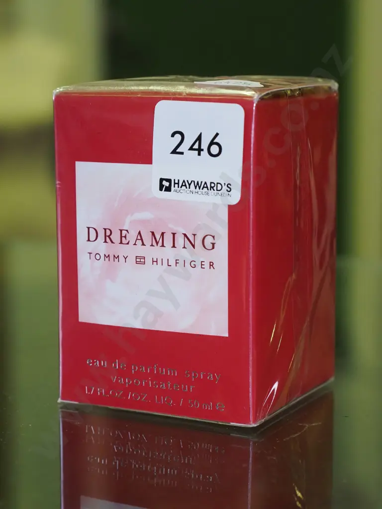 boxed Tommy Hilfiger Dreaming eau de parfum 50ml Image 1++
