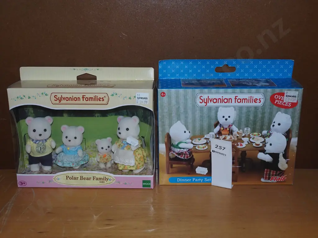 2x boxed as new Sylvanian Families - polar bear family, dinner party set Image 1++