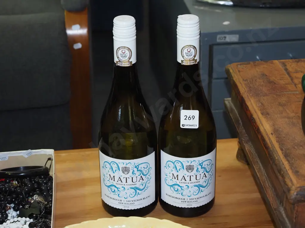 2x bottles of Matua Marlborough sauvignon blanc 2016 Image 1++