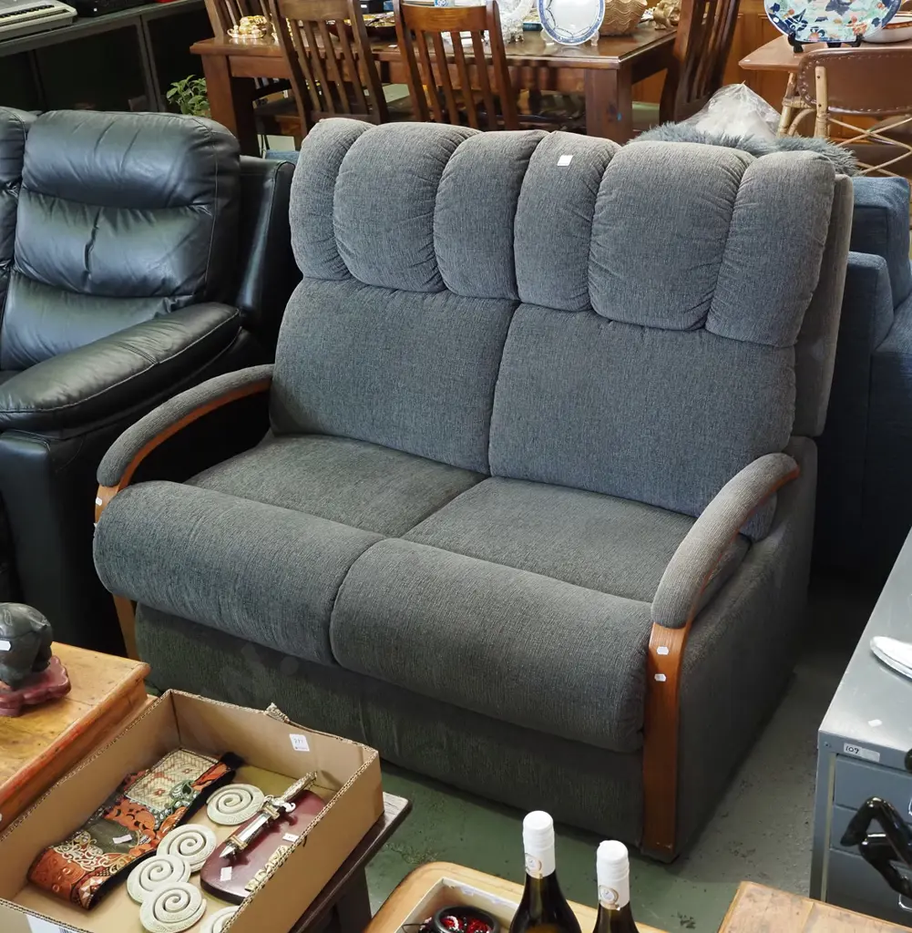 contemporary LaZBoy 2 seater sette Image 1++